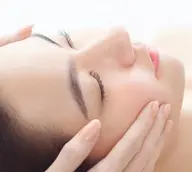 【とにかく美白❣️】肌分析であなたにピッタリのパック付フェイシャルエステ✨お化粧ノリのいい輝くお肌に❣️