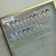 〈オフなし〉フレンチネイル