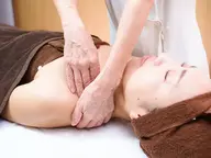 【頭・目・首・肩】ドライヘッドスパ＋肩首デコルテマッサージ60分