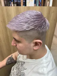 カット×ブリーチ×全体カラー🫶🏻