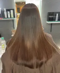 🧡髪質改善縮毛矯正🧡梅雨、夏が近づく今がチャンス☔️ダメージレスでツヤツヤ髪へ🫧