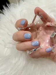 ワンカラーネイル💅＋耳ツボ👂　耳ツボジュエリーとネイルでオシャレ度アップ！