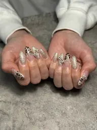 【Jrネイリスト】ジェルアート付け放題¥5000