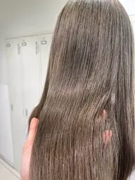 【レディース限定】💎カット➕地毛風サラサラ縮毛矯正 ➕トリートメント💎(⚠️ 予約リクエストのみ受付 ⚠️)