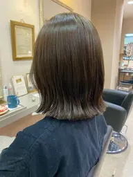 骨格矯正カット+炭酸シャンプーを使った15分ヘッドスパ💆🏻‍♀️✨地肌環境を整え、頭皮より活性化！！