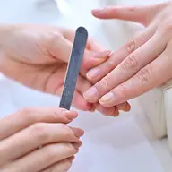 ◼️ハンドネイルケア◼️甘皮ケア、長さ整え、表面艶出し等、カラーリングでなくお爪を美しく健やかに魅せるメニューになります