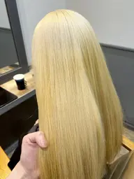 ミニモ学割💜ྀིU24割ダブルカラー(ブリーチ＋カラー)+ standard treatment✨️
