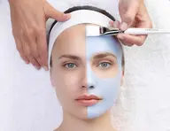 【クリスティーナ化粧品】​〜​イラストリアス​〜​ハイドロキノン同等の美白成分クルクミンエキス配合ビタミンC30%導入