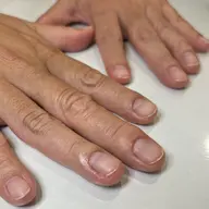 【爪育クリアネイル】ネイルできない方、お爪の表面を滑らかに美しくしたい方、補強したい方、男性の方にも◎