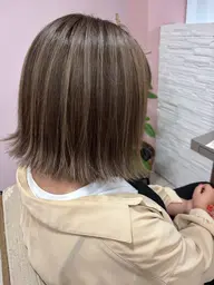 【Mihiroオリジナルハイライト】筋感しっかりハイライトカラー+小顔レイヤーカット