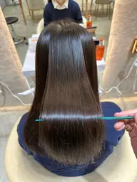 【話題の髪質改善💍シンデレラトリートメント💍】韓国風艶カット+内部から補修!艶々酸熱トリートメント💎