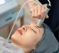 《美白&透明感＋シミくすみケア🧖🏻‍♀️✨》韓国肌管理ララピールフルコース🧡＋エレクトロポレーション美容液導入🫧