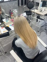 【ご新規様限定🌟】2ブリーチ💎＋フルカラー🥣💞ハイトーンにしたい方必見👀💫