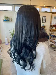 【黒染めしたくないけどトーンダウンしなきゃ😱のための】カット＋カラー🌟