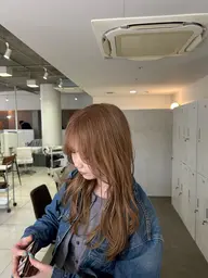 《女性限定》　ブリーチ+フルカラー+カット￥2000（アディクシー+1100）