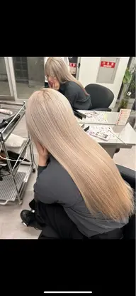 【4月“平日”限定🌸✨️】ブリーチリタッチ👱🏻♀️➕ワンカラー🎨➕デザインカット✂️