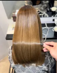 🪞ブリーチ毛でも艶髪に🪞『髪質改善ストレート➕艶出しトリートメント』✨