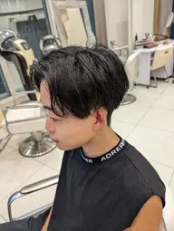 【顔全体をカッコよく】骨格補正カット+眉カット