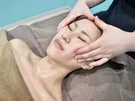 【新規】《オールハンド》ベビースキン極プラセンタ美白潤小顔+首肩デコルテ60分¥3990