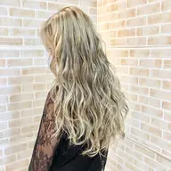 ✔️【ホワイトブリーチ❣️ホワイトカラーはこれ❣️】ブリーチ２回&外国人風カラー＆プレトリートメント💖