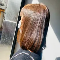 イヤリングカラー（イヤリング部のブリーチとオンカラーand全体ベース）✖︎トリートメント付and前髪カット希望制