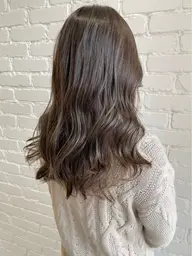 透明感ワンカラー◎赤みを抑えた柔らかい色味に