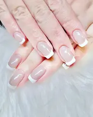 フレンチネイル🥰オフあり💅清楚に爪が美しく🎵カラーベース➕500円マグネット、フラッシュベース➕800円