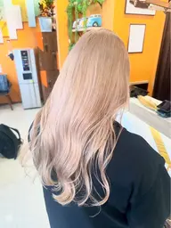 ケアブリーチ＋艶カラー✨️💛