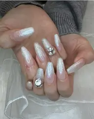期間限定✨丁寧に施術させていただきます💅ラメネイルオフなし¥3000⭐︎パーツ多数ございます✨