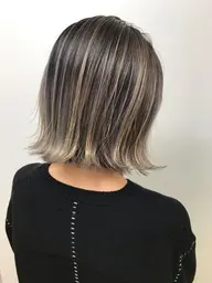 透明感抜群外国人風カラー、ケアブリーチ、ダメージカット(ミディアムまで)