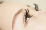 【柔らか＆超軽量＆持続性◎】フラットマットラッシュ 100本■色は9色から選択OK■シングルラッシュに比べて1/3の軽さ