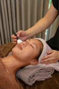 【透明感ケア】角質ケアフェイシャル｜くすみ・毛穴・ごわつき45分