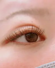 【ミニモ限定メニュー】フラットラッシュ100本/他店オフ無料（カラーマツエク無料変更可）/アイシャンプー付き