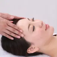 【ドライヘッドスパと小顔コース】お顔の形をしっかり変えたい方。身体の疲れもしっかり取りたい方におすすめ!80分