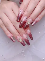 チップスカルプ長さだし込み➕ラメグラテンション