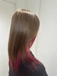 【イヤリングカラー】インナーブリーチ+透明感カラー+トリートメント付き✨