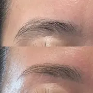 眉毛スタイリング