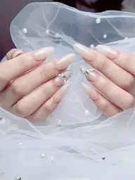 オフィスにお勧め、持ち込みデザイナーok.すぐ予約okシンプルやり放題(4本アート)