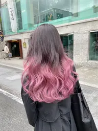 【🩵グラデーション🩵】裾部分 (毛先) のブリーチ➕透明感カラー➕トリートメント☁️『メンズ大歓迎⚡️』