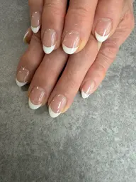 フレンチネイル(オフ無、ケア込)