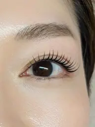 【オフィス・日常使いに】フラットラッシュ100本✨まつ毛が伸びたような自然な仕上がり（オフ込み）