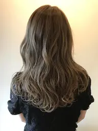 ダメージレスで大人カッコいいスタイルへカット&イルミナカラー