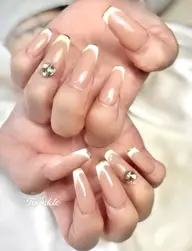 チップ長さだしフレンチネイル