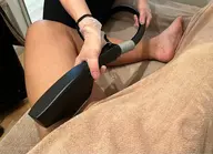 セット脱毛　両下肢(指、甲込み) ￥8500-