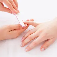 ハンドケア👐🏻お爪の長さ形を整え、甘皮ケア、表面をつるつるに磨き、仕上げます。