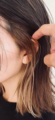 イヤリングカラー🌈耳上のみのブリーチ⭐️サイドのみ⭐️チラ見えさりげなく⭐️ブリーチ1度の上からお好きなカラーオン🩵