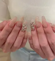 チップ長さ出し(10本付き) デザイン持ち込み、時間内アートやり放題小さいスートン4個まで！大きなパーツ別料金！！！