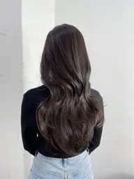 【u25限定🈳】レイヤーカット、艶トリートメント付✨️