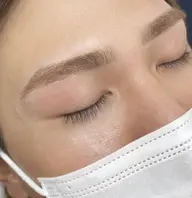 『メンズ眉毛/間引きメンズアイブロウ』カッコいいを作る。