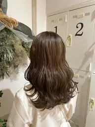 【人気クーポン🛁】ダメージレス ツヤ感カラー + 4種類のウルティアトリートメント🫧まとまり感アップ🍮︎︎ .*˚